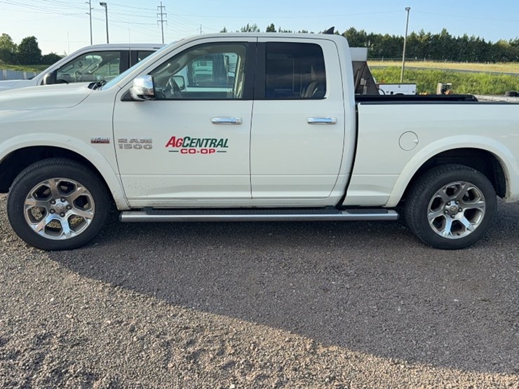 2016-dodge-1500-image-13