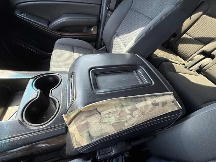 2015-chevrolet-tahoe-ls-image-38