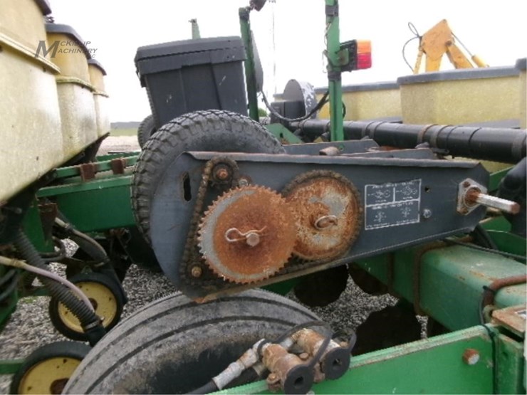 1989-john-deere-7240-image-14