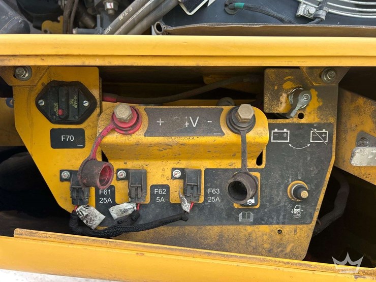 2022-deere-260e-image-28