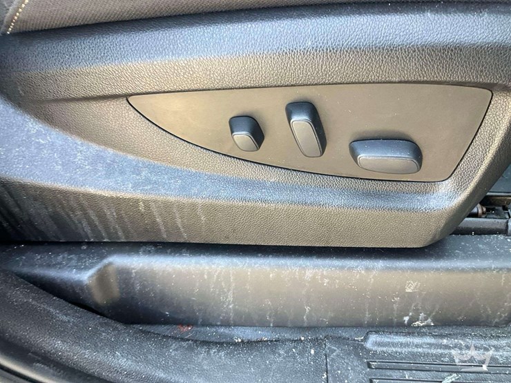 2019-chevrolet-tahoe-image-22