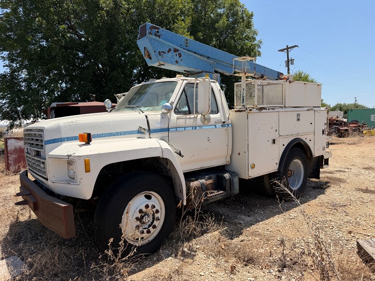 1984-ford-f700-image-1