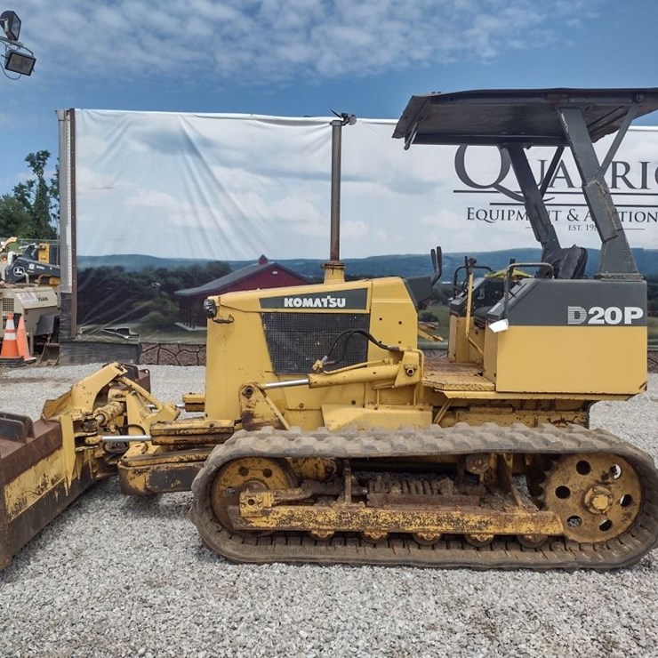 KOMATSU D20P