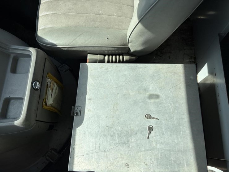 1995-chevrolet-g20-image-16
