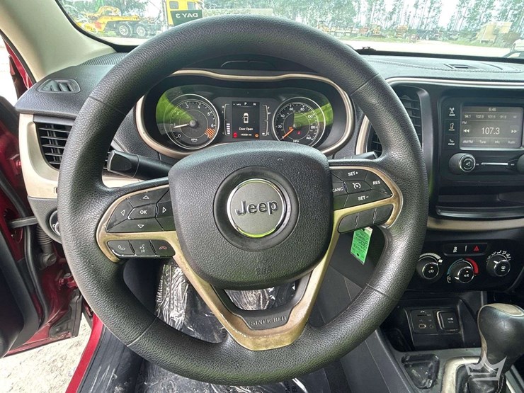 2015-jeep-cherokee-image-13