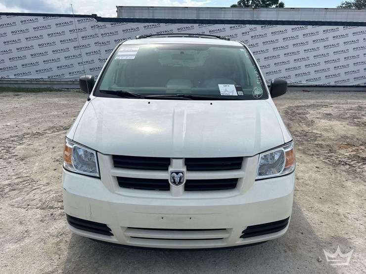 2010-dodge-grand-caravan-image-28