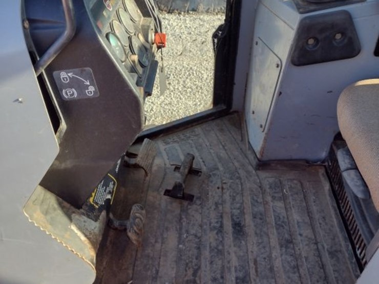 deere-700h-lt-image-13