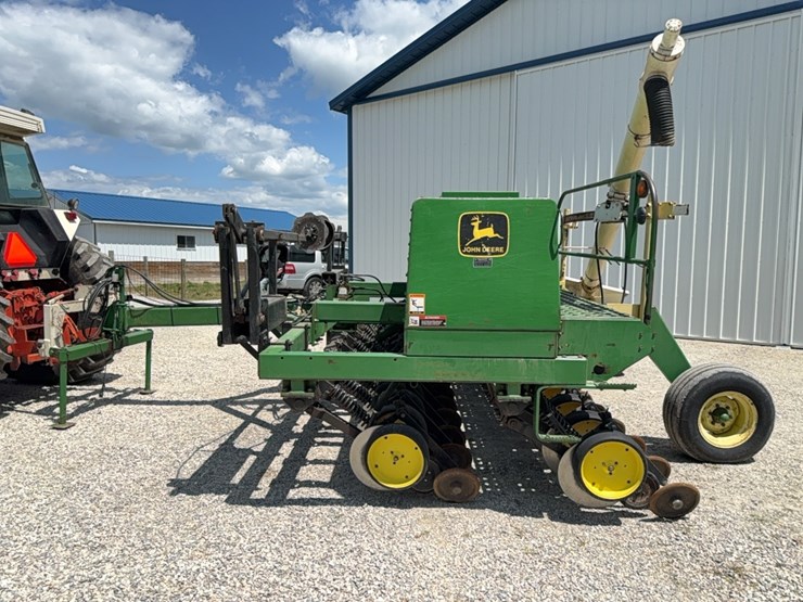 john-deere-750-image-3