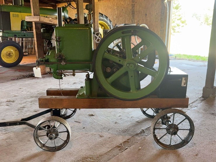 root-and-vandervoort-john-deere-4-horse-hit-and-miss-engine-with-cart-image-6