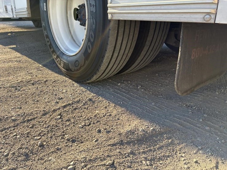 2016-ford-f650-xlt-image-8