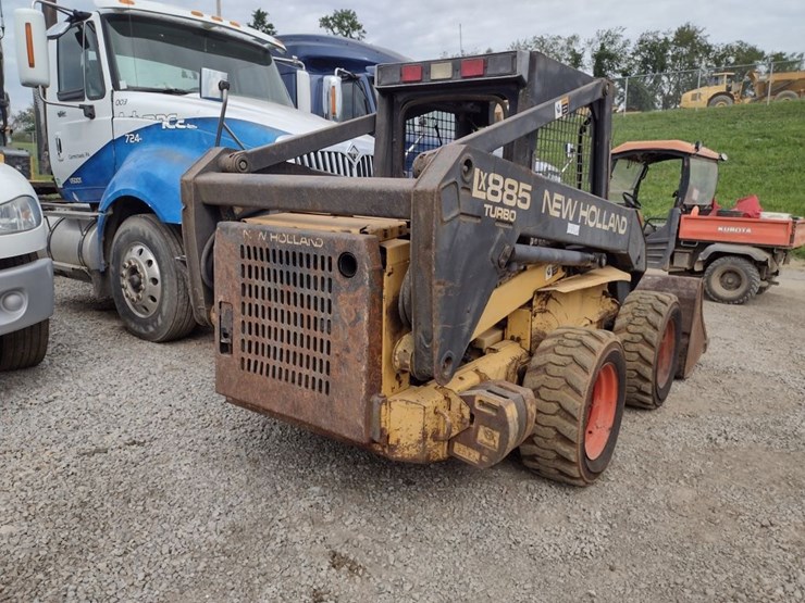 new-holland-lx885-image-29