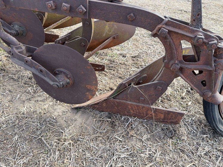 oliver-pull-type-three-bottom-plow-image-20