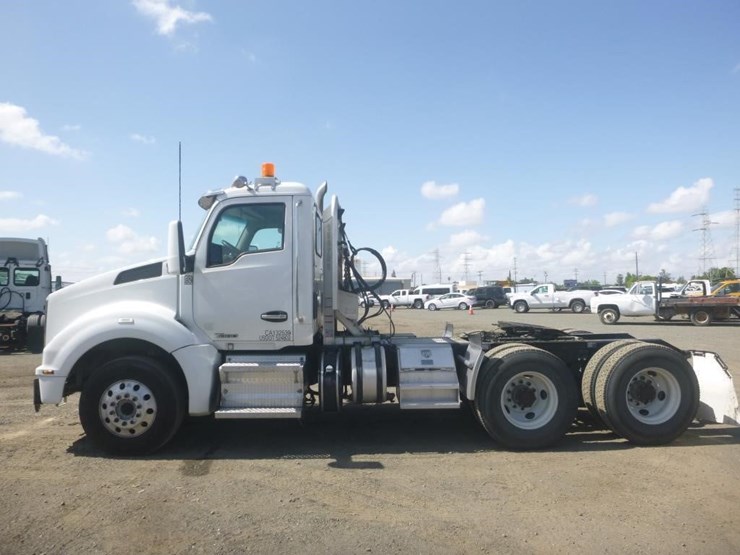 2017-kenworth-t880-image-5