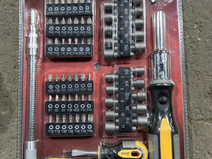 #216-•-ironton-70-pc.-1/4-drive-socket-set-&-ultra-steel-image-2