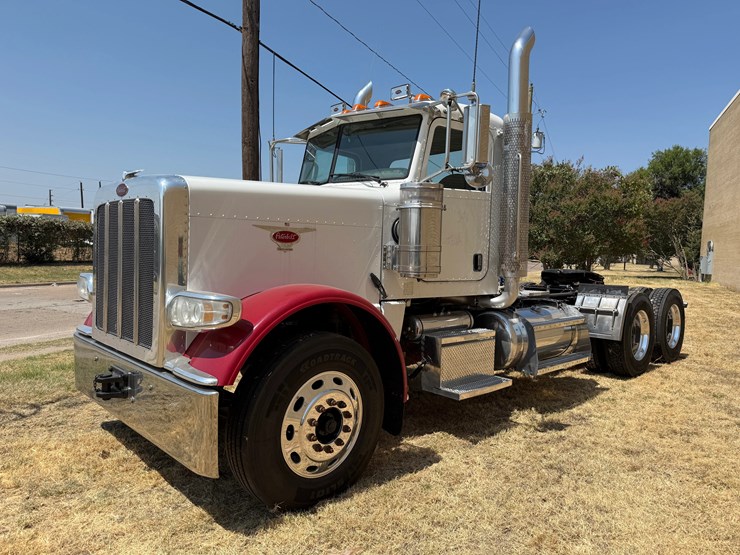 2014-peterbilt-388-image-2