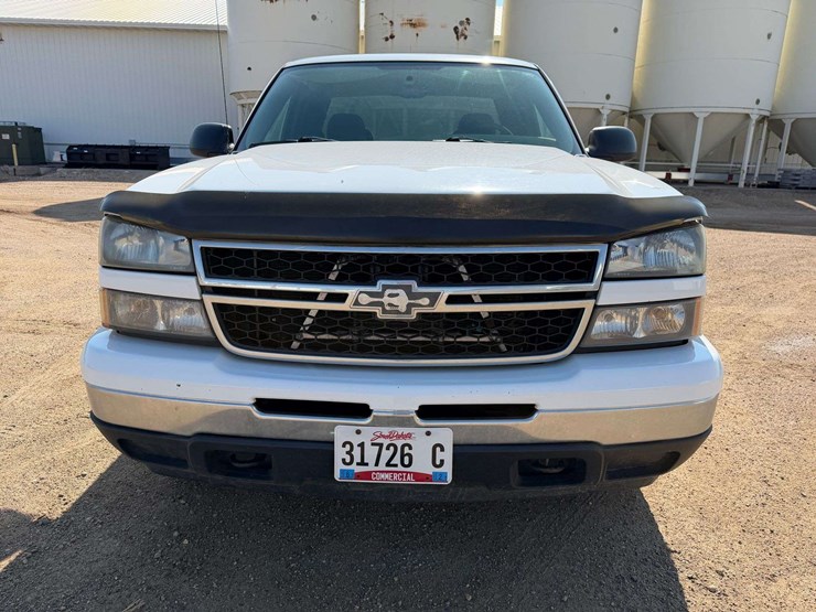 2006-chevrolet-1500-image-8