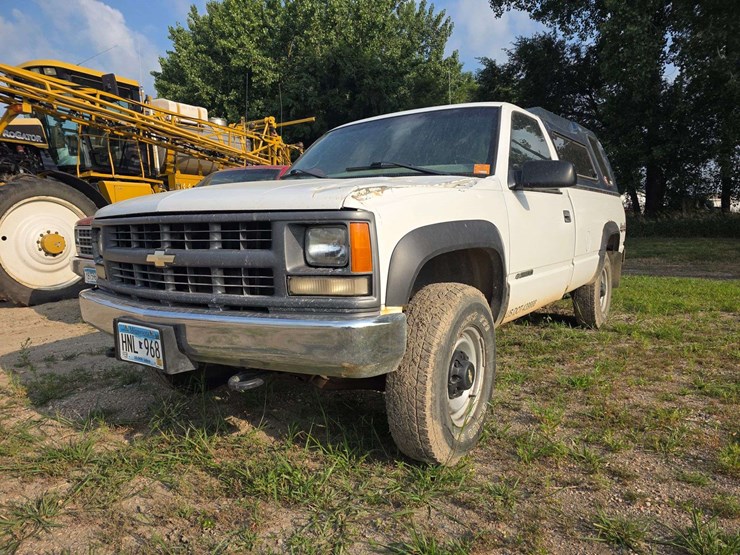 1999-chevrolet-silverado-2500-image-2