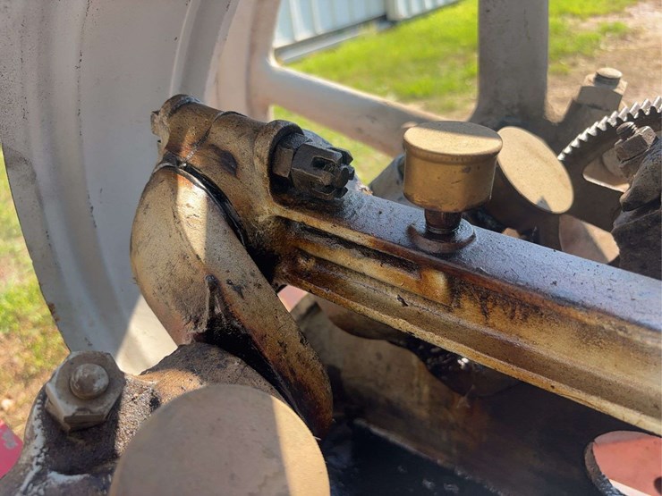 monitor-5-horse-hit-and-miss-engine-with-cart-image-17