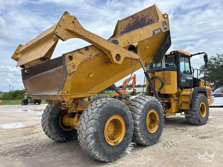 2022-deere-260e-image-3