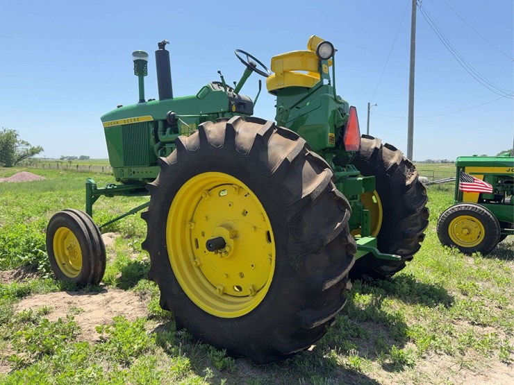 john-deere-3020-image-4