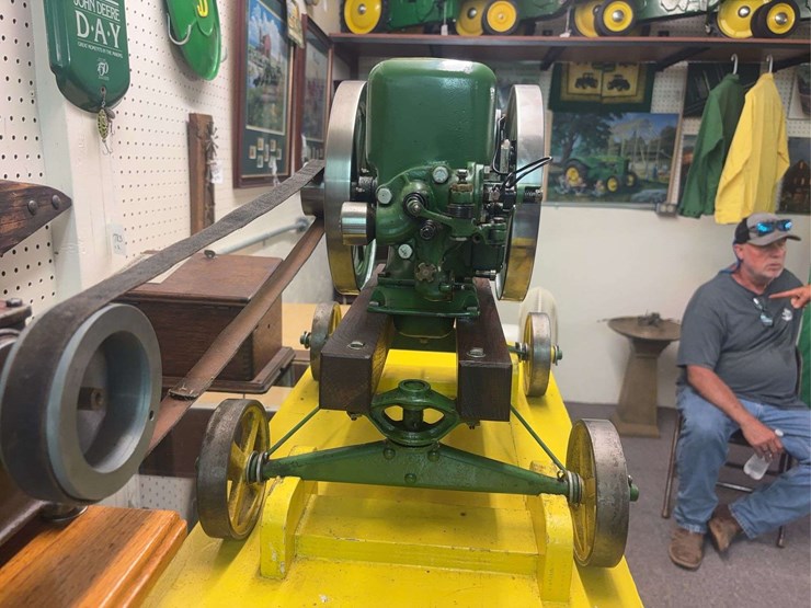 1/2-scale-john-deere-model-e-horse-hit-and-miss-wngine-and-arcade-burr-mill-image-4