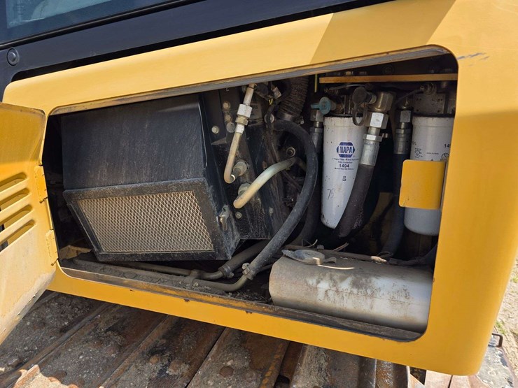 2008-caterpillar-c4.4-image-31