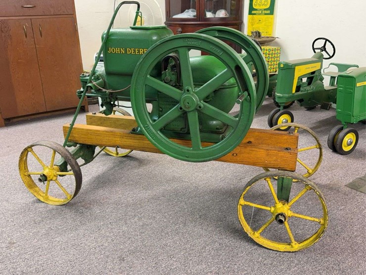 john-deere-3-horse-hit-and-miss-engine-with-cart-image-5