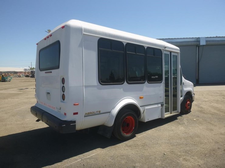 2015-ford-e350-image-3