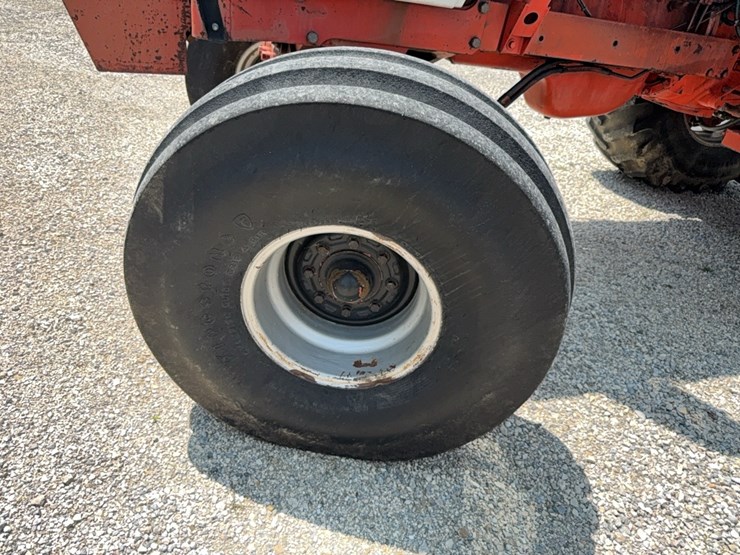 case-2590-tractor-image-23