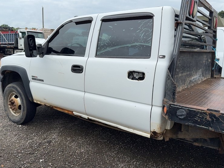 2001-gmc-3500-image-12