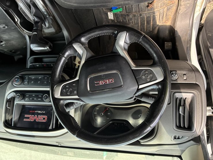 2018-gmc-canyon-sle-image-22