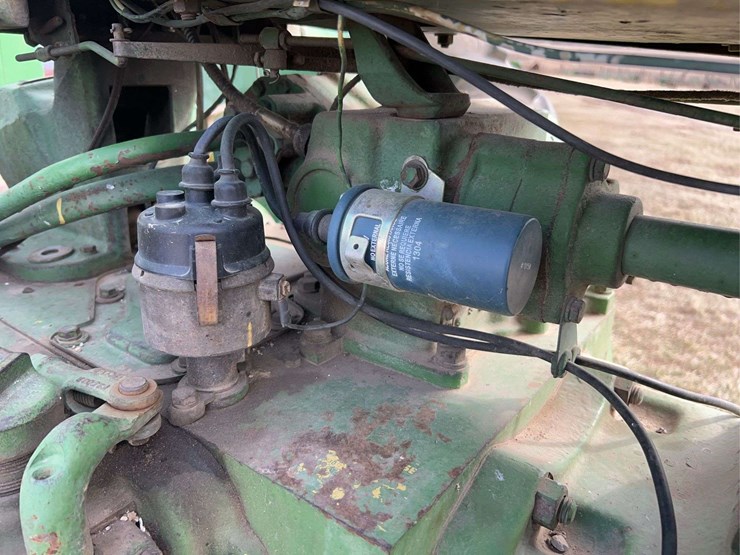 john-deere-630-image-24