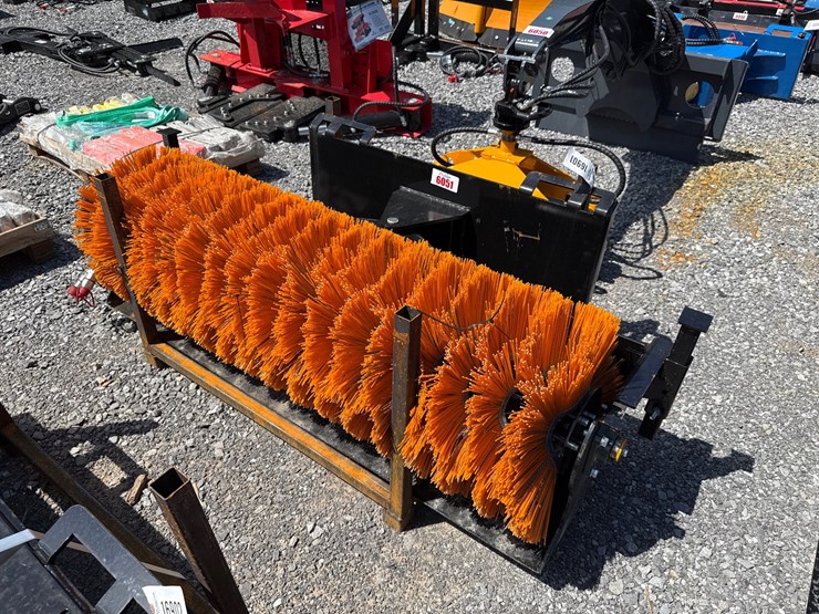 #6051-•-60"-skid-steer-4-way-angle-broom-image-2