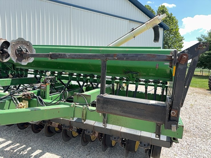 john-deere-750-image-11
