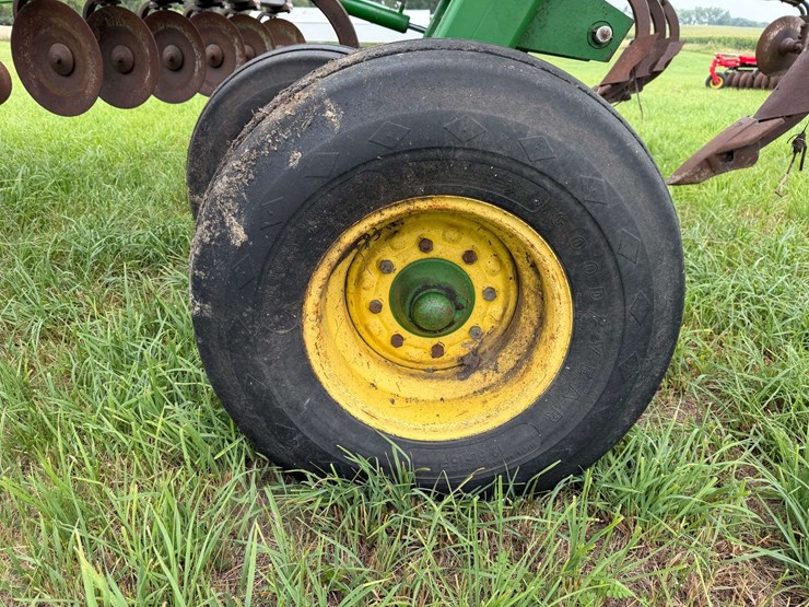 john-deere-2700-image-23