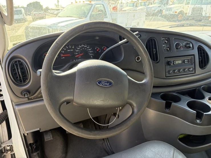 2007-ford-e250-image-18