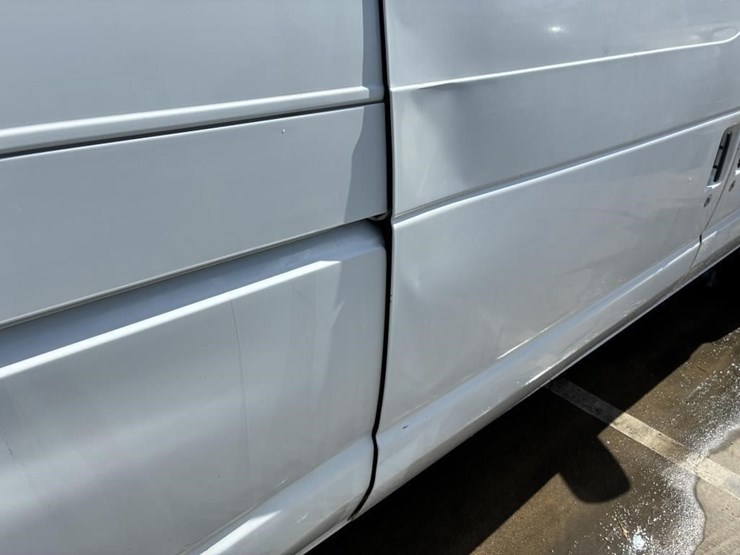 2002-ford-e350-image-7