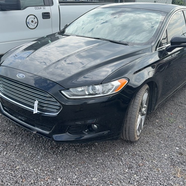 #3014 • 2016 FORD FUSION CAR