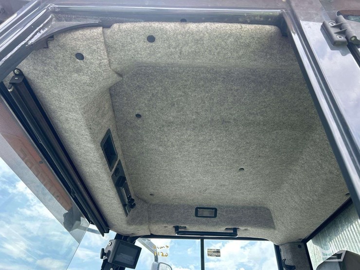 2022-deere-260e-image-41