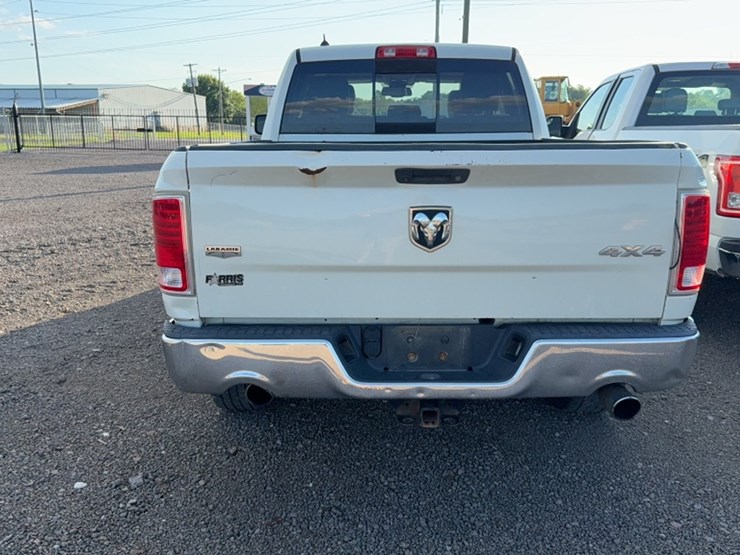 2016-dodge-1500-image-10