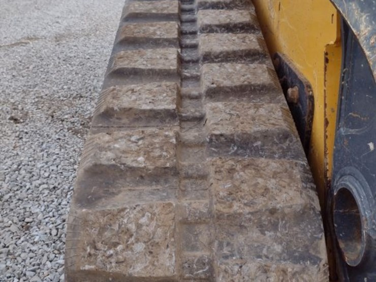 deere-331g-image-28