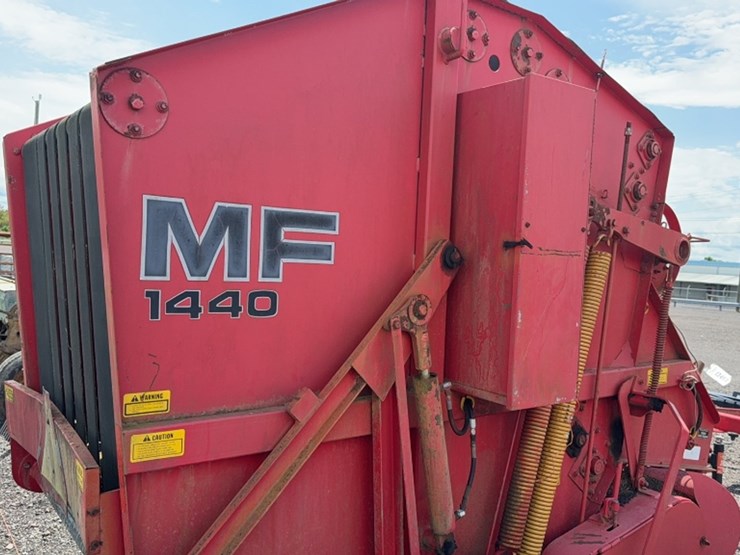 massey-ferguson-1440-image-5