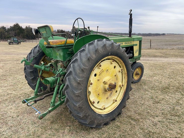 john-deere-520-image-5