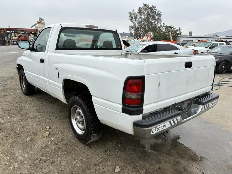 2001-dodge-ram-1500-image-4