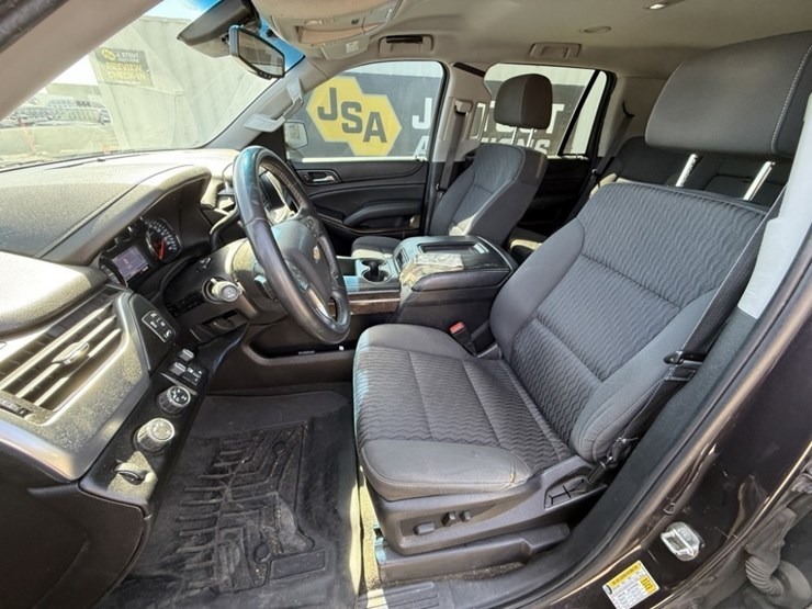 2015-chevrolet-tahoe-ls-image-27