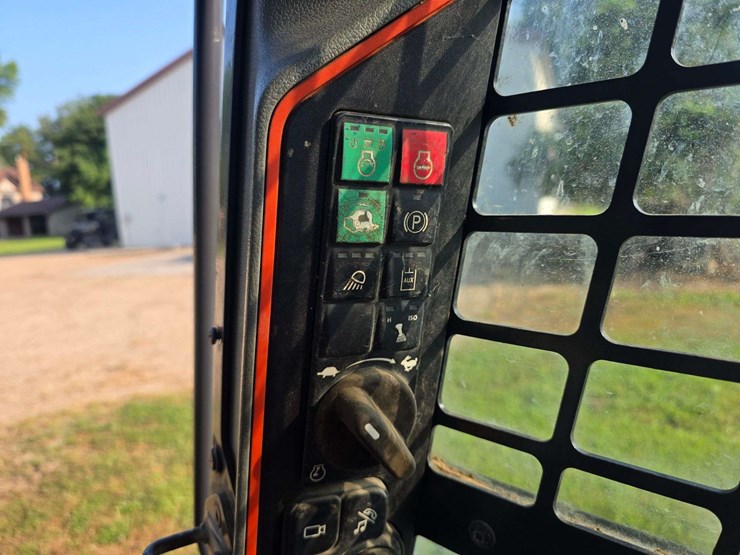 2021-bobcat-s76-image-61