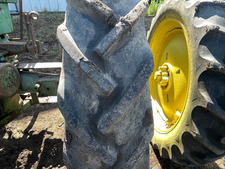 john-deere-b-image-10