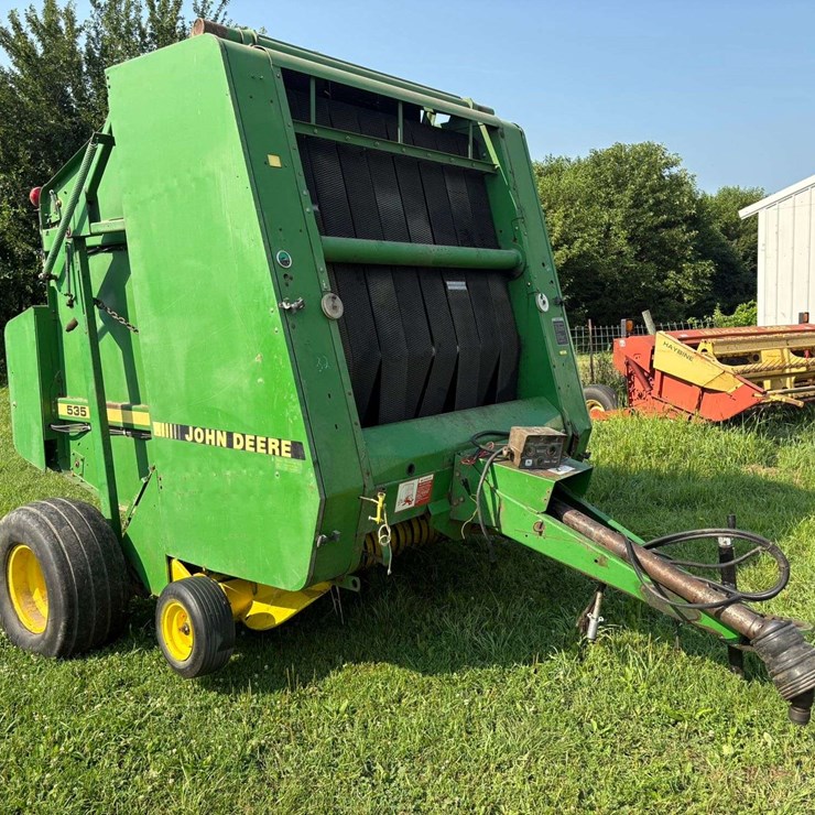 JOHN DEERE 535
