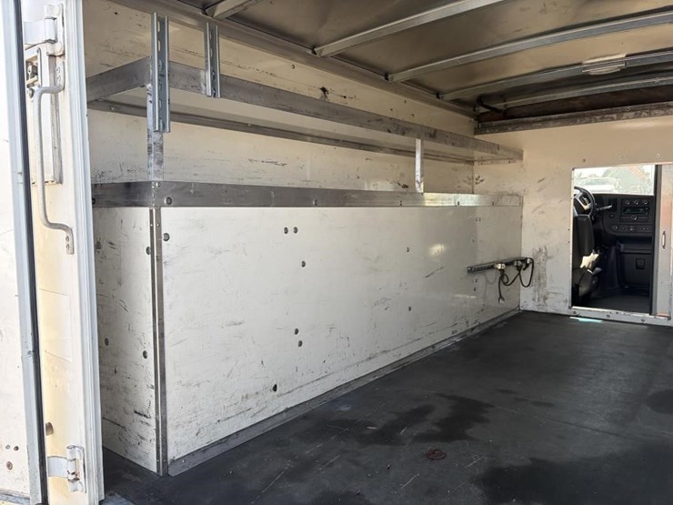 2019-chevrolet-express-g3500-image-14