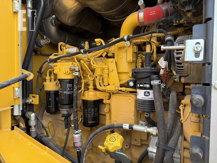 2019-deere-524l-image-41